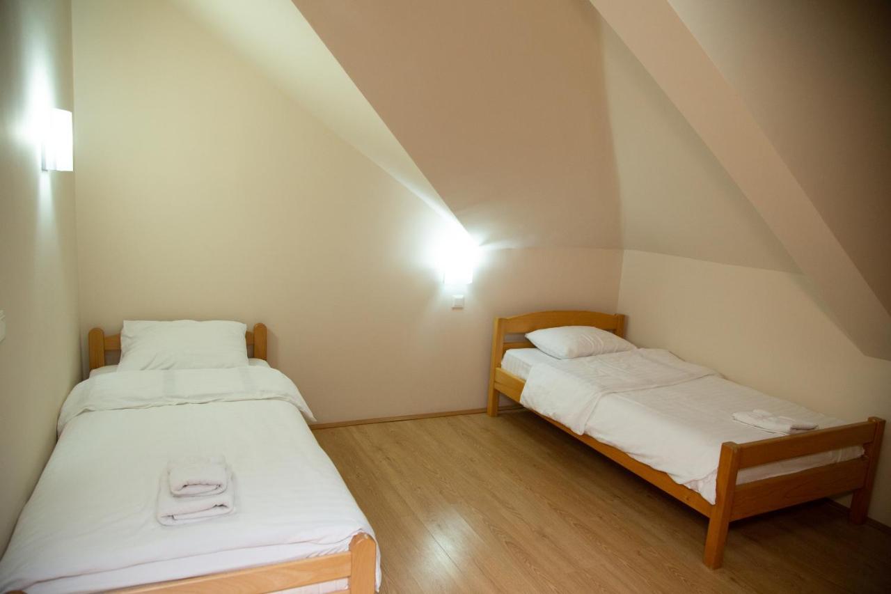 Motel Imperija Ub Buitenkant foto